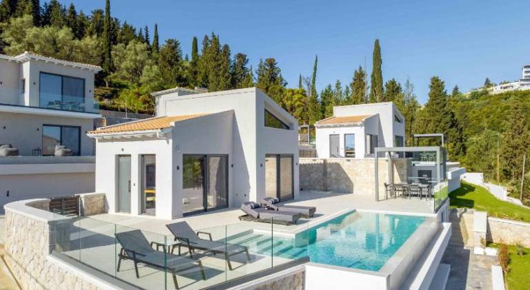 Villa with garden, private pool & patio — photo 4