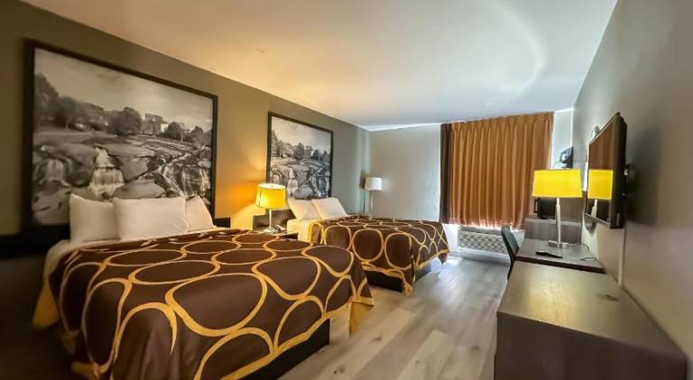 Super 8 By Wyndham Piedmont Greenville Area — photo 2