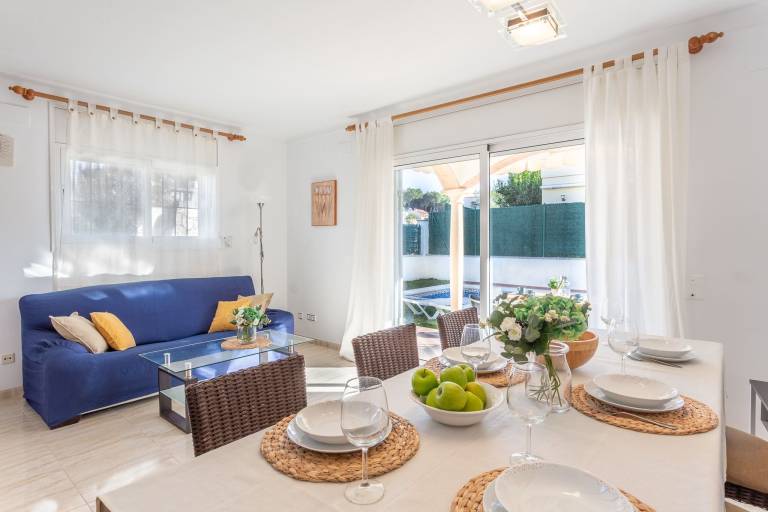 Fully equipped wonderful house with terrace, private pool & yard | Pets are welcome — photo 5