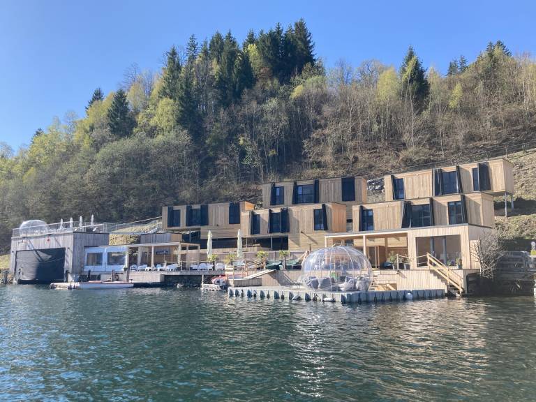 House with yard, terrace & hot tub | Lake view — photo 4