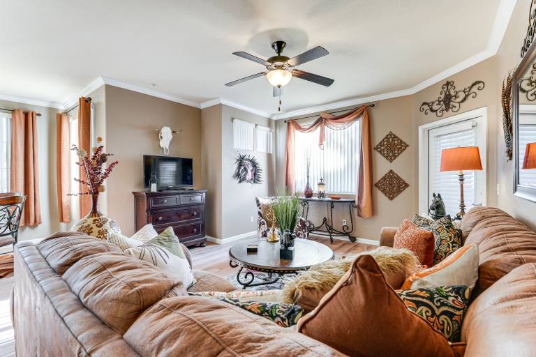 Cactus League Crash Pad! Gilbert Condo w/ Perks! — photo 3