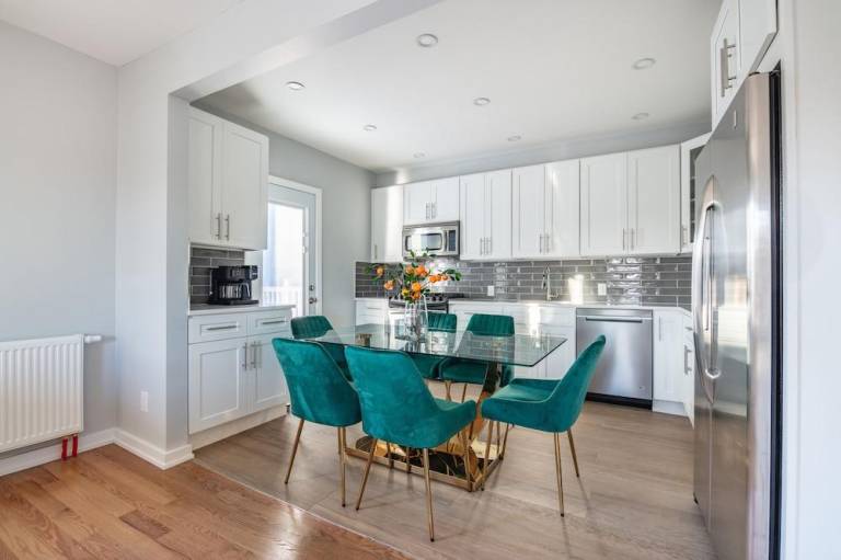 3BR Prime Luxury near NYC w Arcade Room in Bron