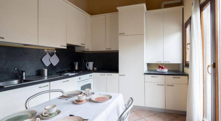 Holiday apartment with 3 rooms for 6 persons — photo 2