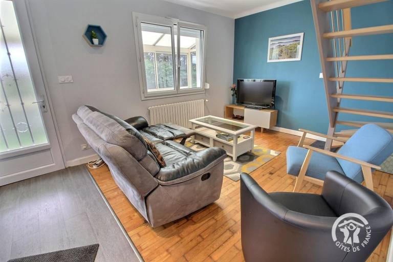 Gite with yard & patio — photo 4