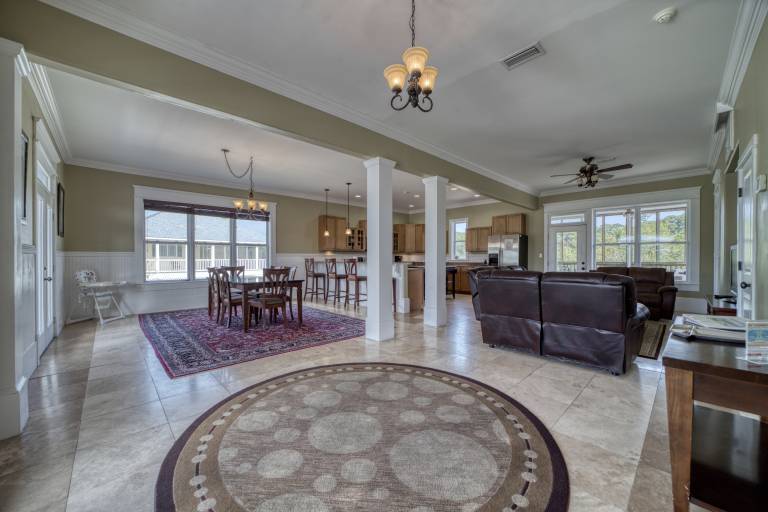 Purple Parrot - 200 Lenora Ct — photo 4