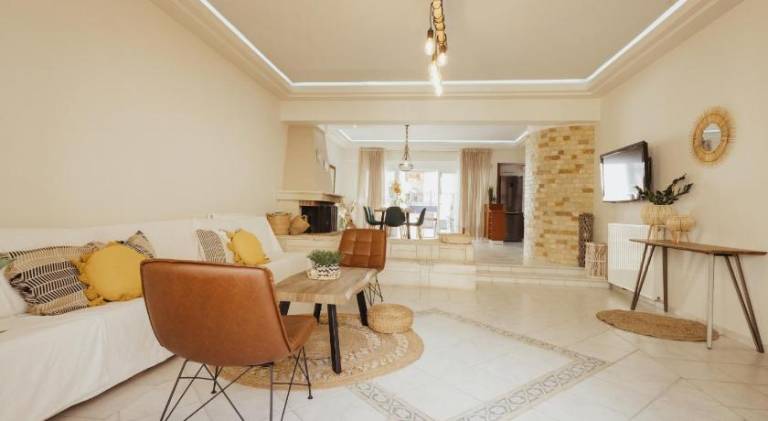 Nice vacation home with yard & terrace | Next to the beach | Pets allowed in Heraklion
