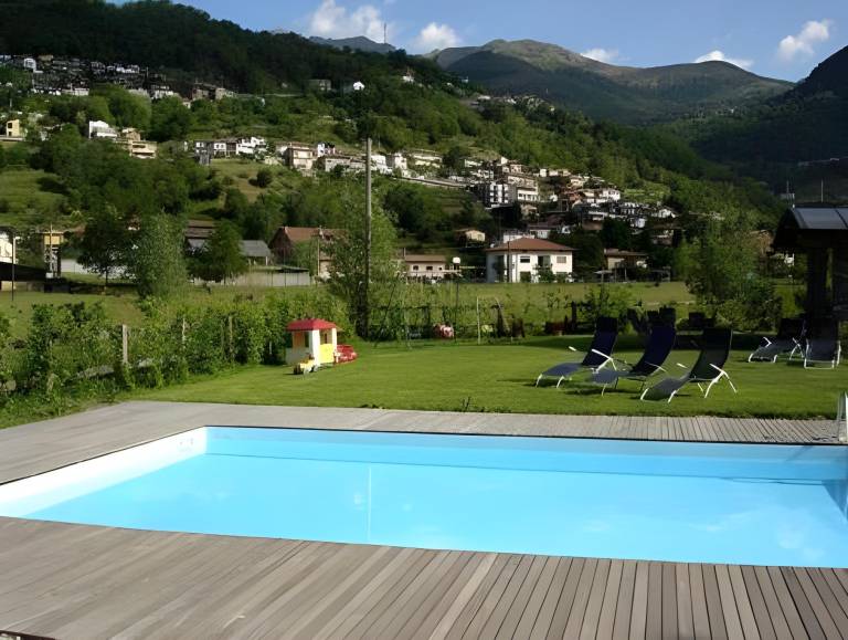Farm with pool, garden & jacuzzi in Gravedona