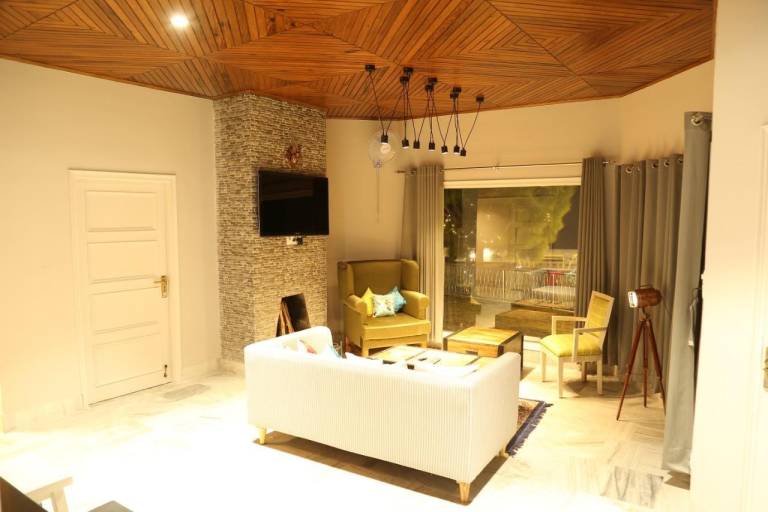 Villa with garden — photo 3
