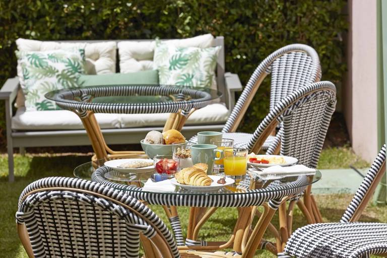 Bed & Breakfast  Cascais