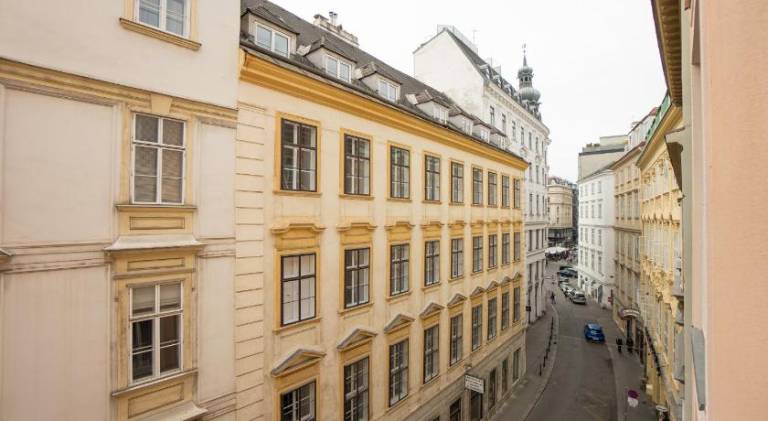 Central living - Stephansdom Apartments — photo 2