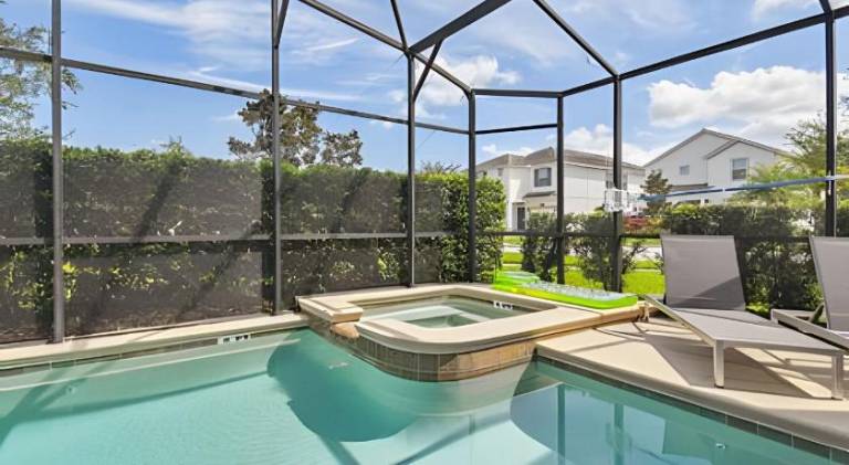 Beautiful villa with jacuzzi & pool | Dogs allowed in Kissimmee, FL