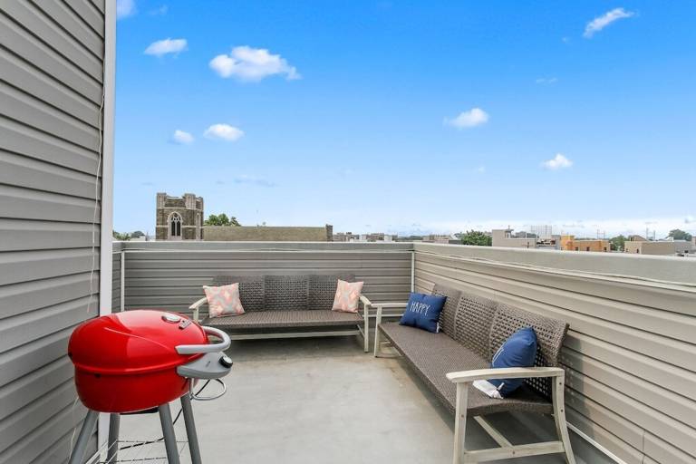 Luxury Roofdeck Retreat 4 Bdrm Near PENN & CHOP