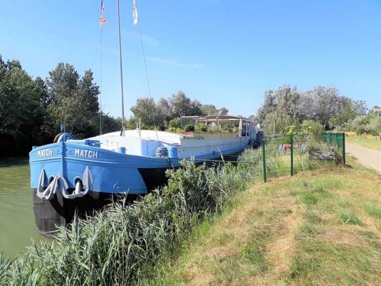 Péniche Arles