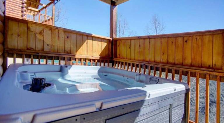 Vacation home with jacuzzi & grill — photo 4
