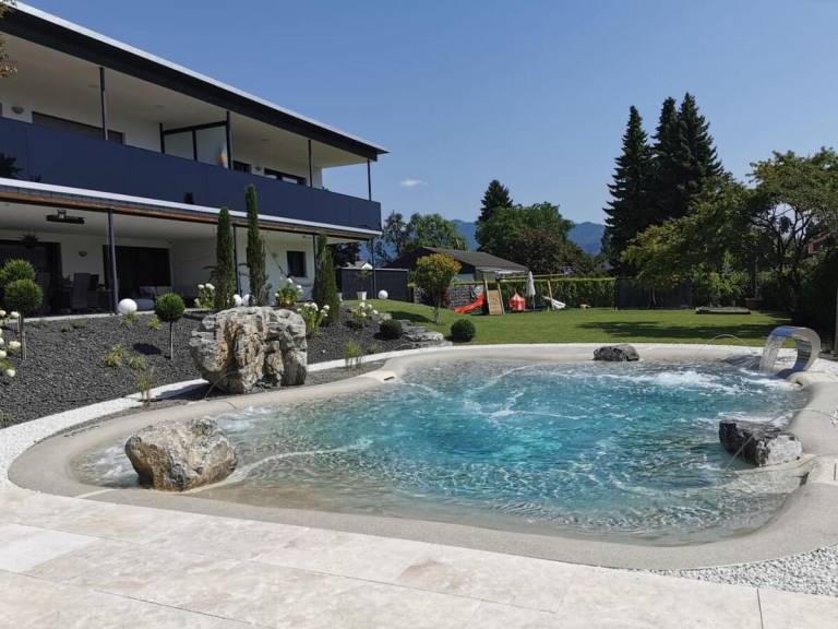 House with yard, terrace & grill — photo 2