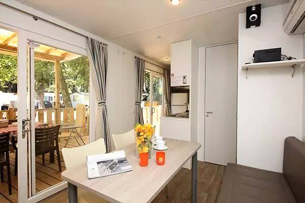 Mobile home with barbecue, garden & patio — photo 2
