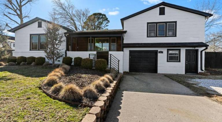 Vacation home with hot tub | Pets are welcome in Bentonville, AR