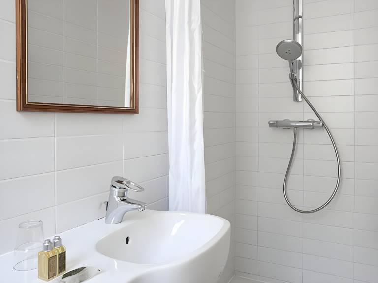 Serviced apartment with garden in Vanves