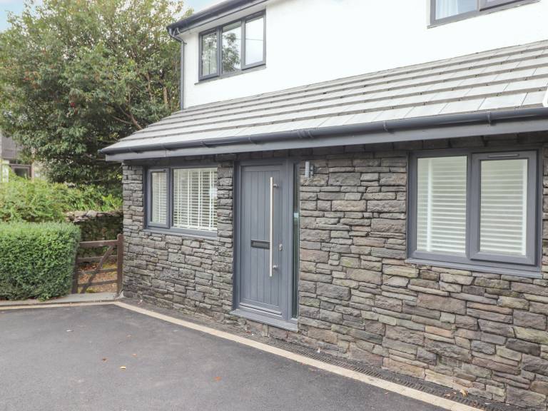Cottage with garden & terrace — photo 2