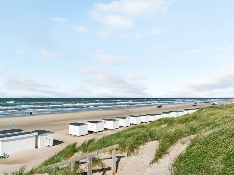 Family-friendly beautiful house with sauna, patio & BBQ | Beach nearby | Pets are welcome — photo 4