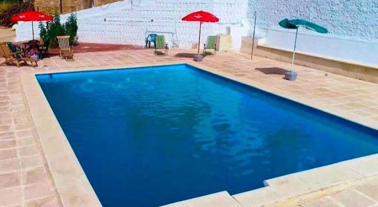 Vacation home with pool — photo 5