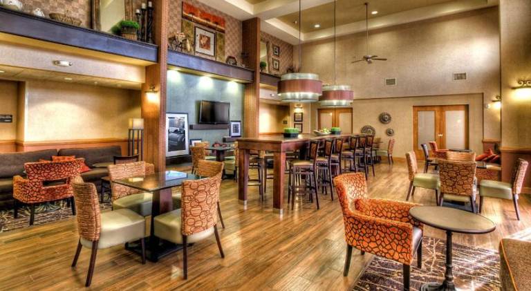 Hampton Inn & Suites Kalamazoo/Oshtemo — photo 4