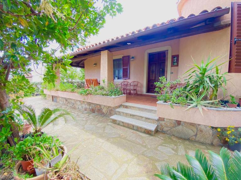 Single villa just 5 minutes away from la Cinta beach and the town centre-Villa Fiorita — photo 2