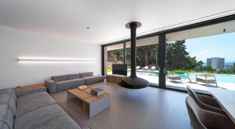 Villa with terrace, yard & barbecue | Perfect for remote work — photo 3