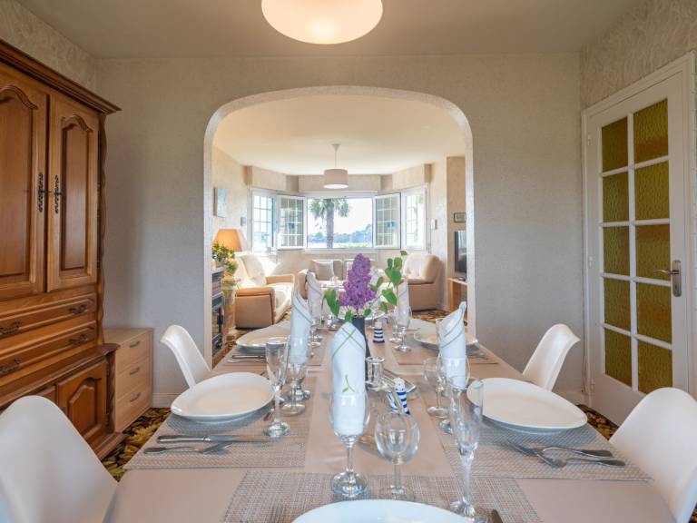 Fully equipped nice rental apartment with BBQ, yard & patio | Sea view | Dogs allowed — photo 2