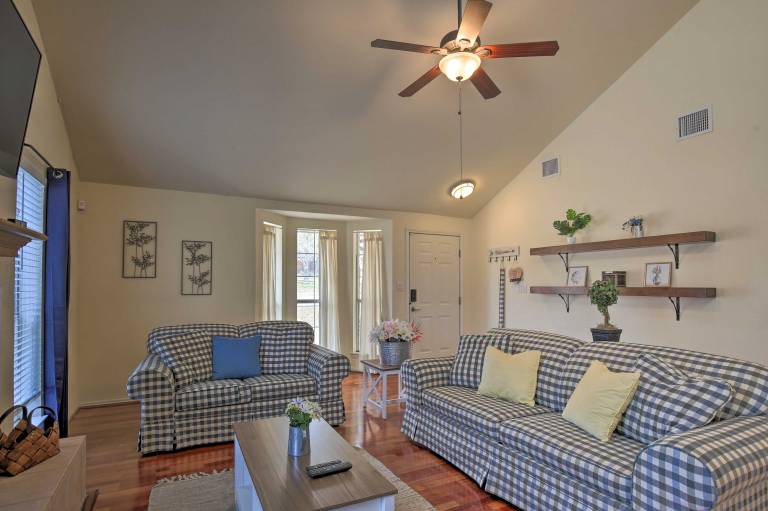 San Antonio Home w/ Pool & Hot Tub Near SeaWorld! — photo 5
