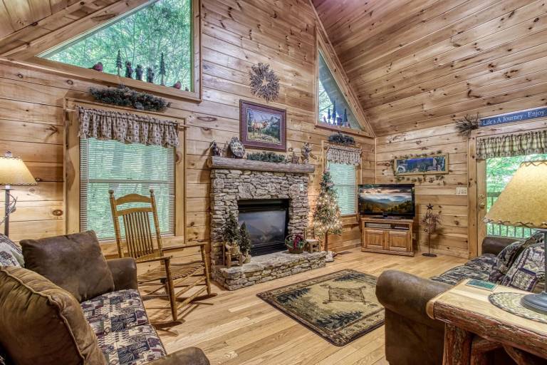 Family-friendly cabin with private pool | Pets allowed — photo 5