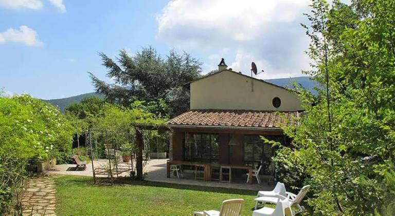 Villa with hot tub in Lucca
