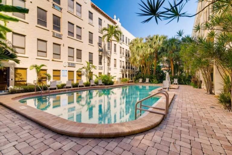 Apartment Palm Beach