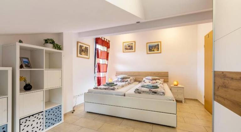 Rental apartment with 3 rooms for 6 persons in Solingen