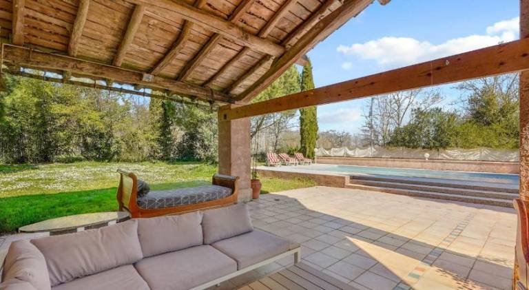 Vacation home with jacuzzi & pool — photo 5