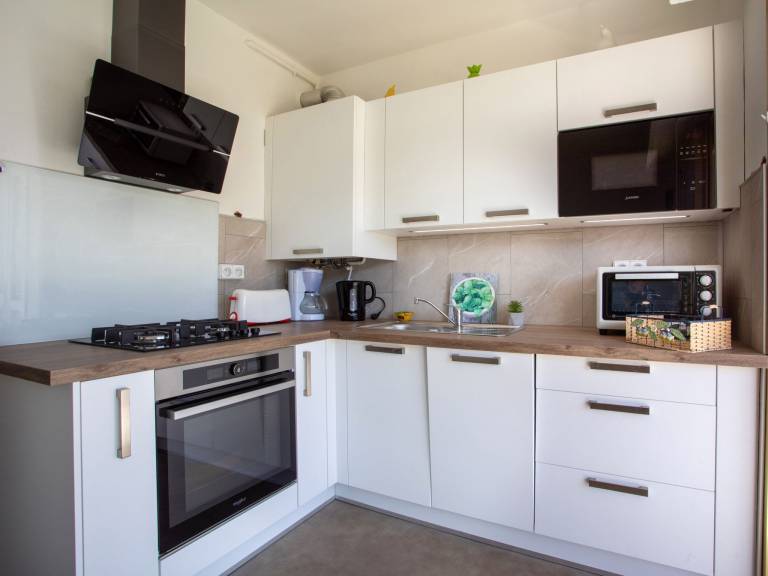 Fully equipped rental apartment with garden, pool & terrace | Close to the beach | Dogs allowed — photo 4