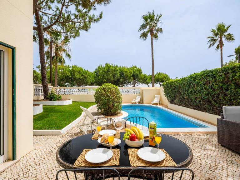 Ferienhaus in Almansil&comma; Vale de Lobo f&uuml;r max. 4 Personen am Atlantik