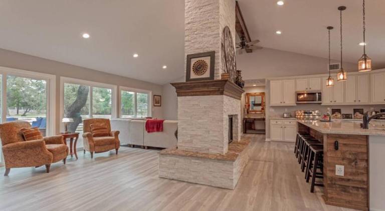 Vacation home with pool — photo 4