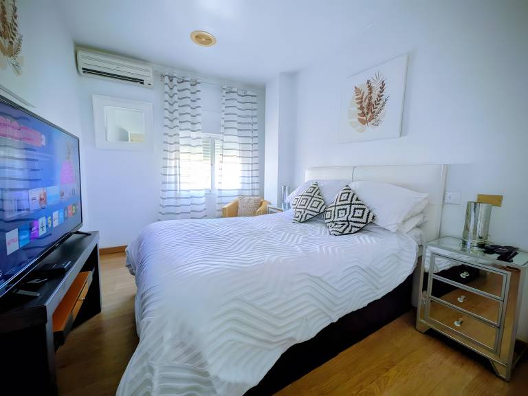 Apartment 'Duquesa Beach ' with Sea View, Wi-Fi and Air Conditioning — photo 4