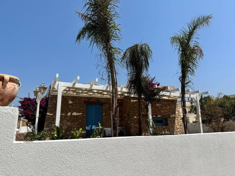 Villa 'Azzurra' with Private Pool, Wi-Fi and Air Conditioning — photo 2
