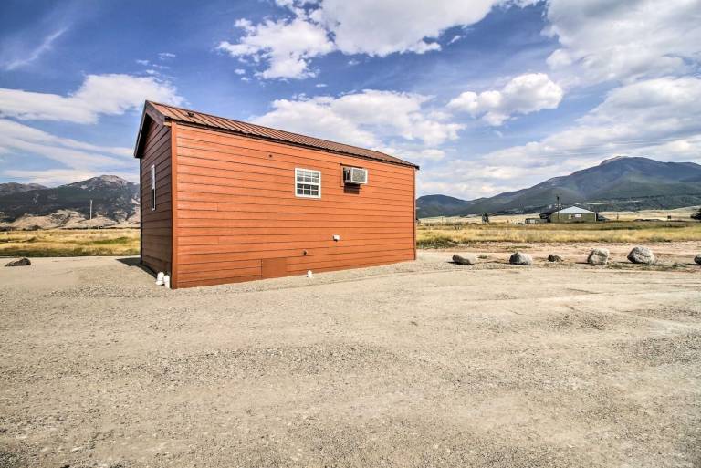 Cabin  Emigrant