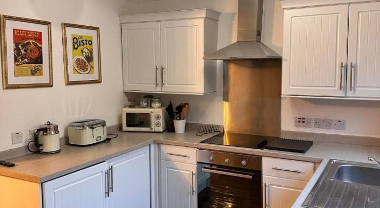 Charming rental apartment | Close to Glasgow Cathedral | Dogs allowed — photo 5