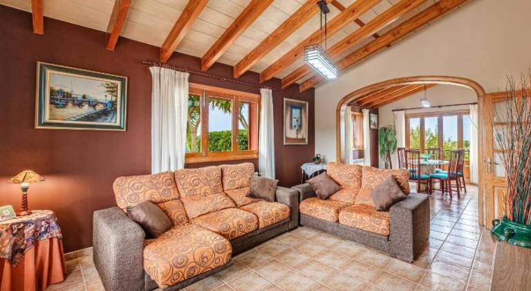 Villa with garden, pool & patio — photo 2