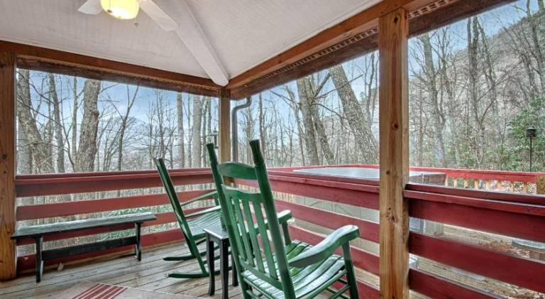 Vacation home with jacuzzi | Pets allowed — photo 4