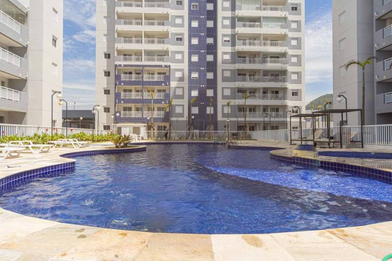 Apto Beira Mar com Piscina e Garagem em Umuarama