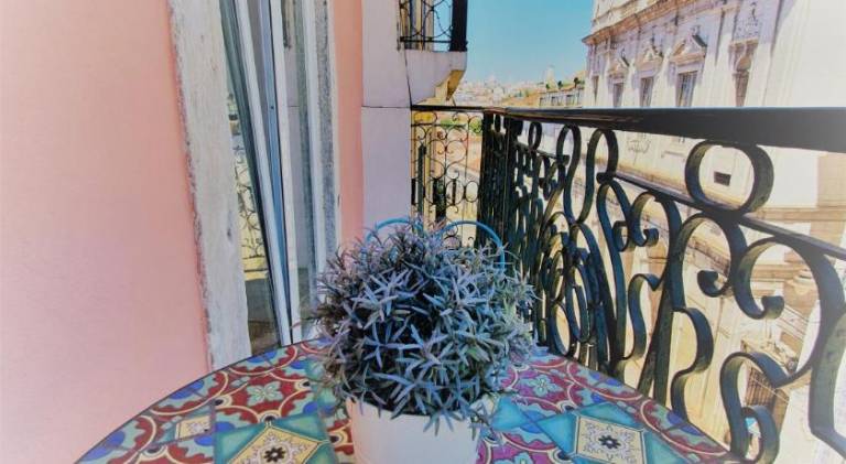 Fully equipped rental apartment with patio | Near Santa Justa Lift | Perfect for remote work | Pet-friendly — photo 3