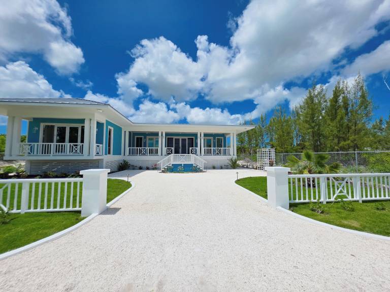 House  Treasure Cay