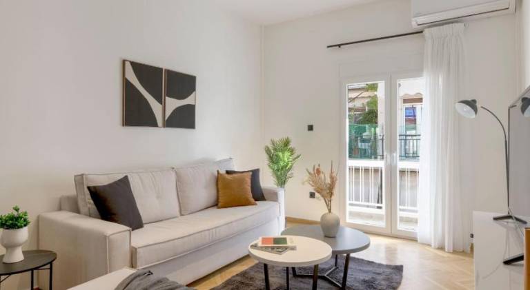 Rental apartment | Near Temple of Olympian Zeus | Perfect for remote work in Athens