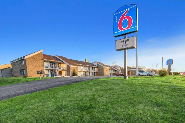 Motel 6 Hillsville, VA — photo 5