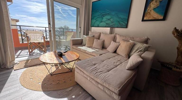 Fully equipped rental apartment with patio | Pets allowed — photo 2
